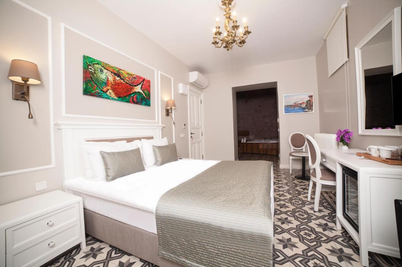 Triada Hotel Bueyuekada Prinseneilanden Buitenkant foto