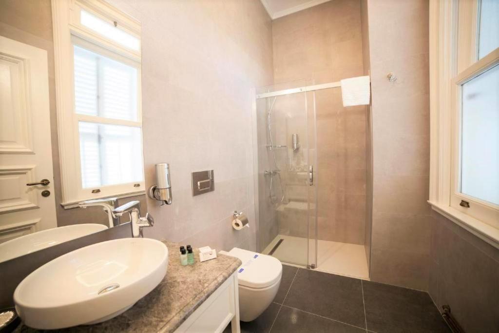 Triada Hotel Bueyuekada Prinseneilanden Buitenkant foto